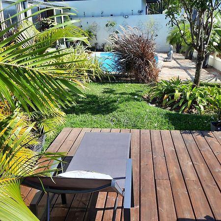 Joli Appartement, Piscine, Jacuzzi Sainte-Suzanne Buitenkant foto